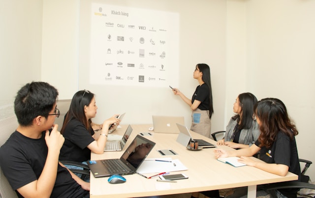 van-tay-media-Tv2AtkG_ilM-unsplash